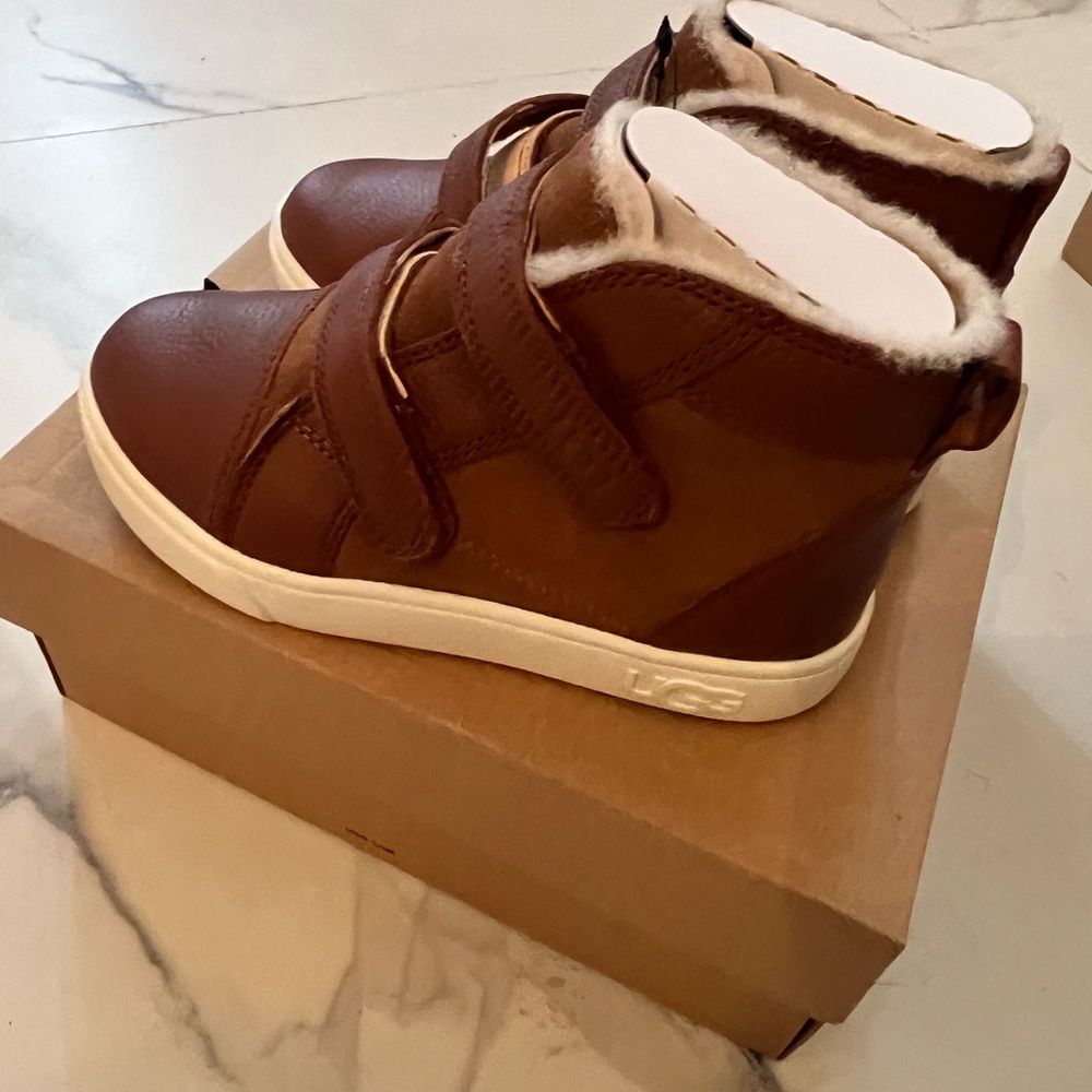 UGG Australia Rennon II